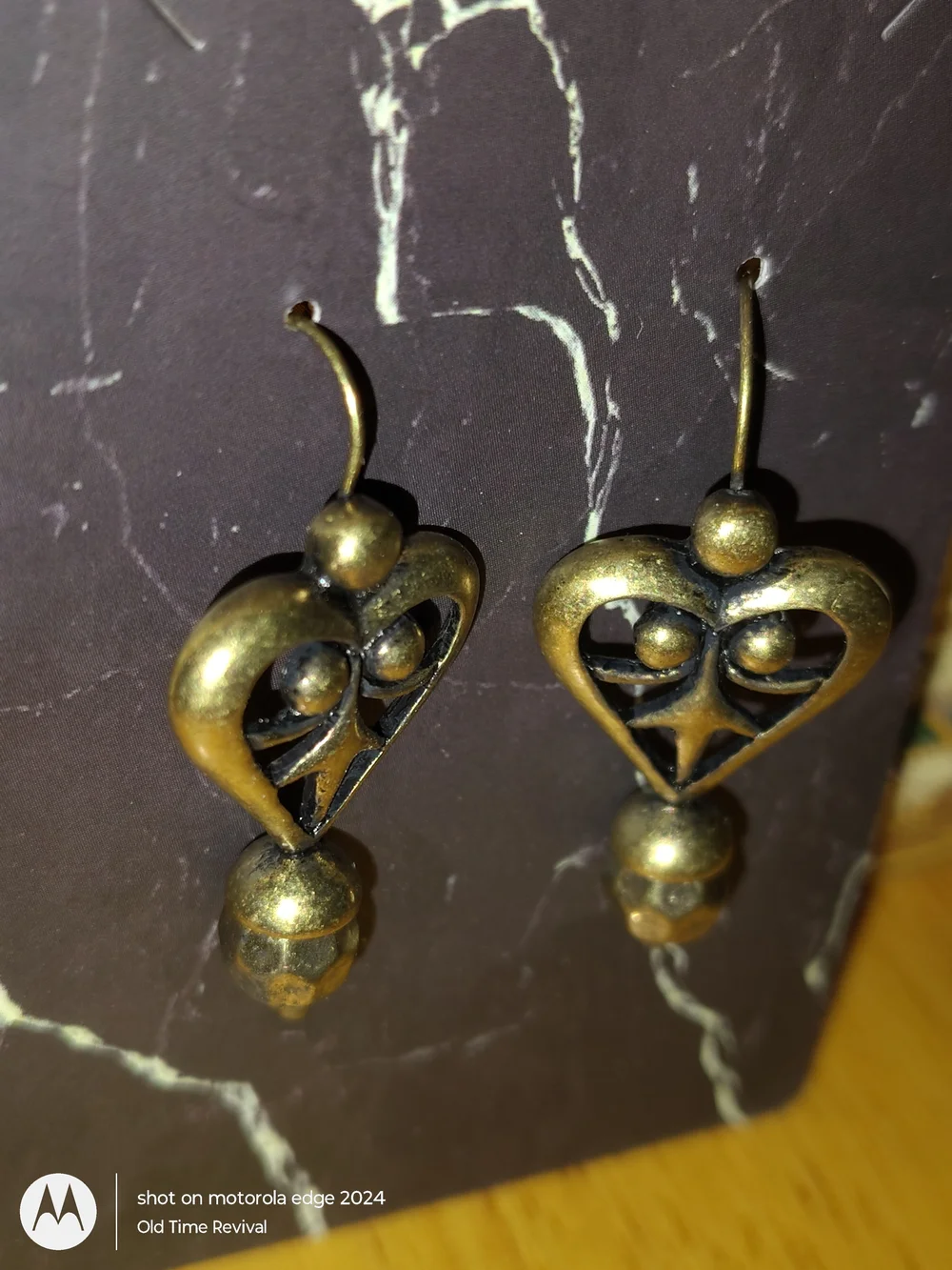 Vintage Heart Cutout Dangle Earrings Gold Tone Boho Retro Aesthetic